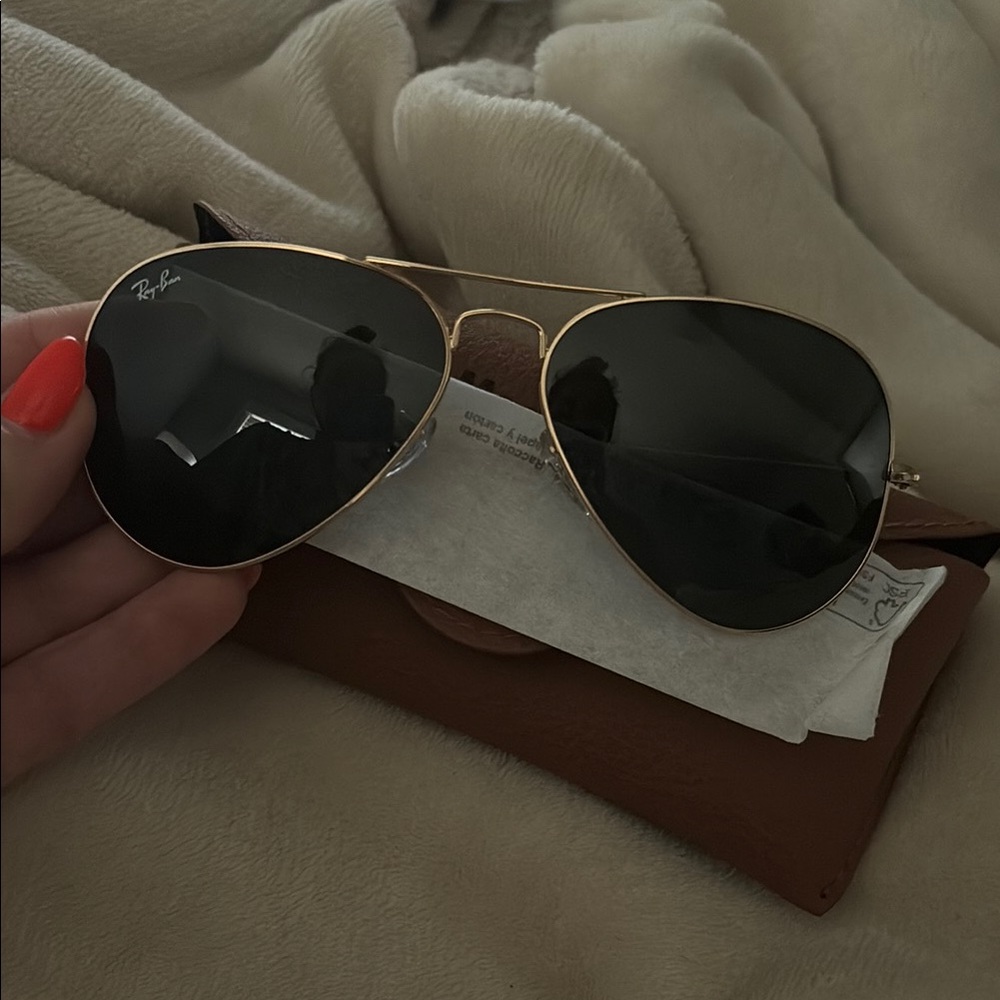 Ray-Ban Aviator Sunglasses with Gold Frame